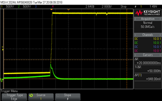 VCC (yellow) vs P0.16 (green) that configured as UART_RX